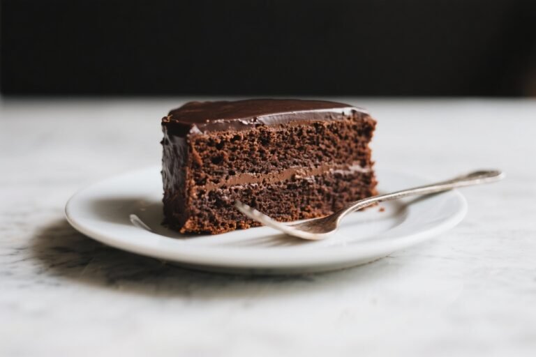 Vegan Chocolate Cake – Rich, Moist, and Surprisingly Easy